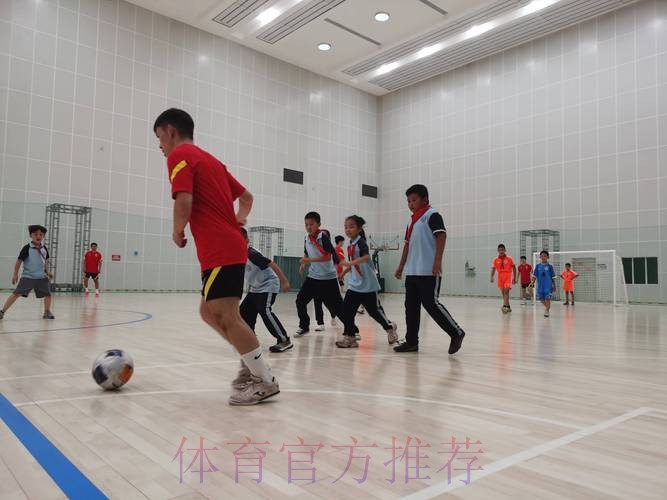 中国五人制足球国家队走进常熟市塔前小学 中国五人制足球国家队走进常熟市塔前小学